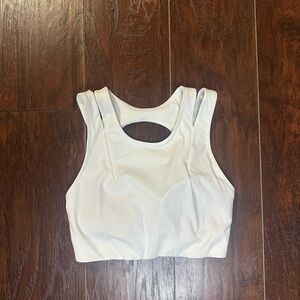 Lululemon Strong Front Bra Size 4  *Medium Support, B/C Cups White